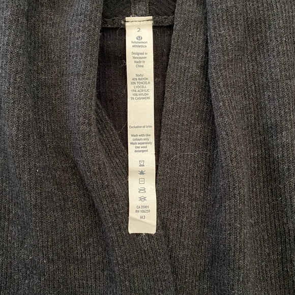 Lululemon Cabin Yogi Wrap - Picture 2 of 5